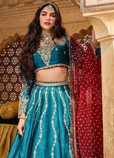 INDAN SUITS / Textiles